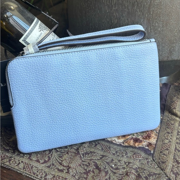 Authentic KATE SPADE Pebbled leather medium zip wristlet - Picture 2 of 7